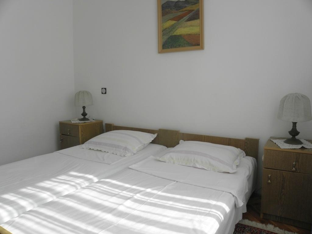 Holiday Home Vjeka Rab Town Oda fotoğraf