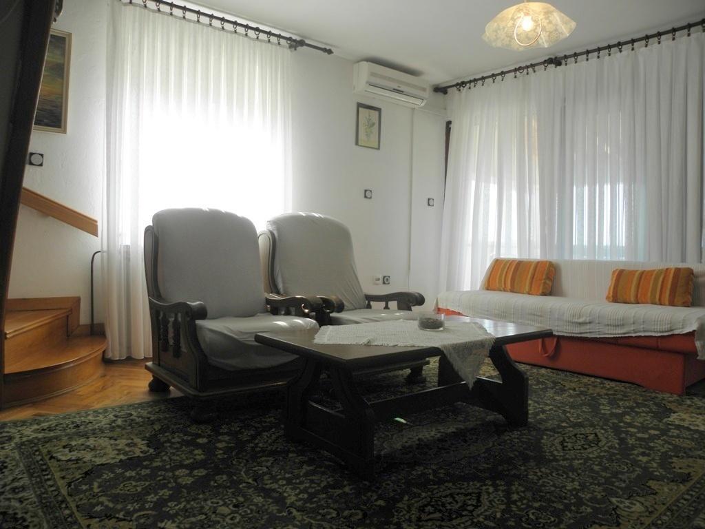 Holiday Home Vjeka Rab Town Oda fotoğraf